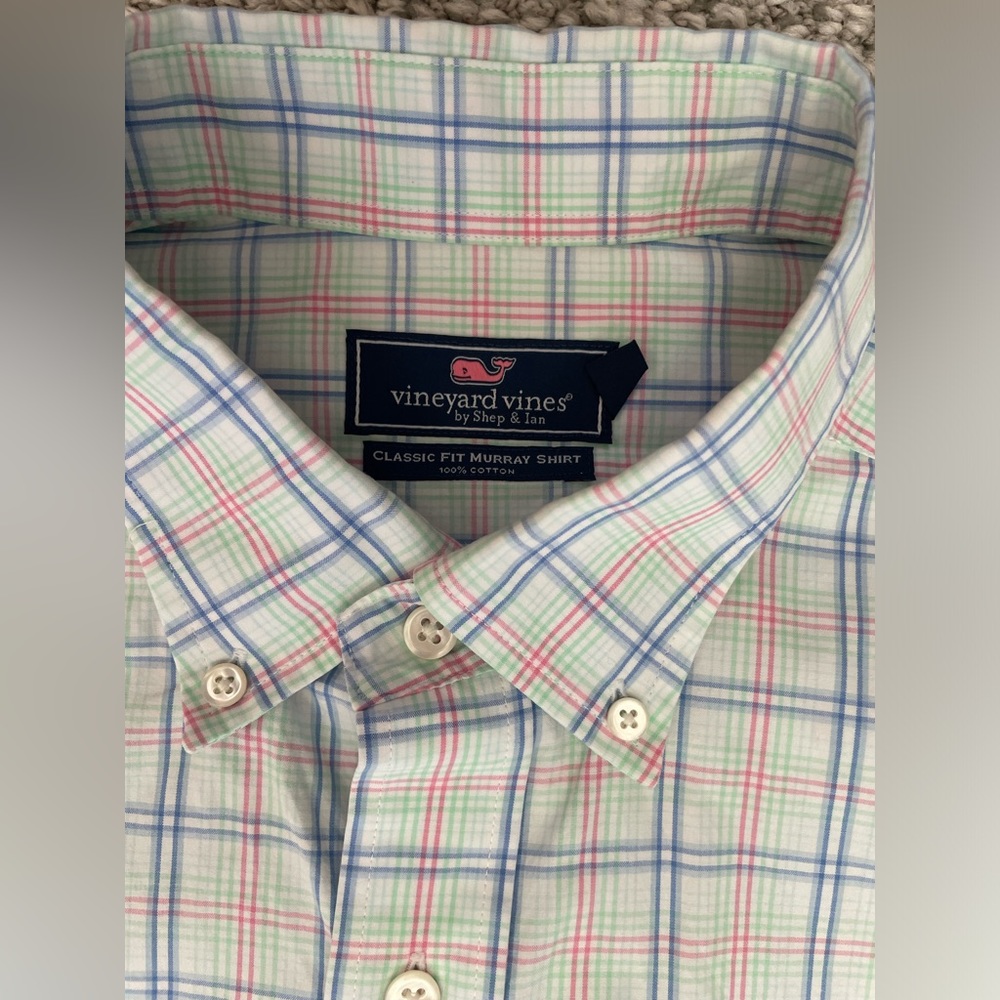 Men’s Vineyard Vines Button-Down Shirt - Picture 2 of 3